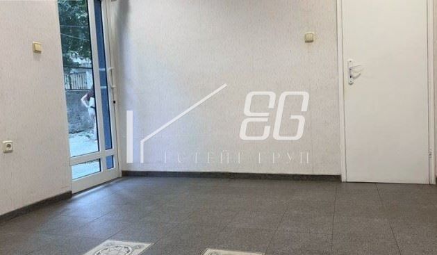 Офис в Варна-Център площ 22 цена 450