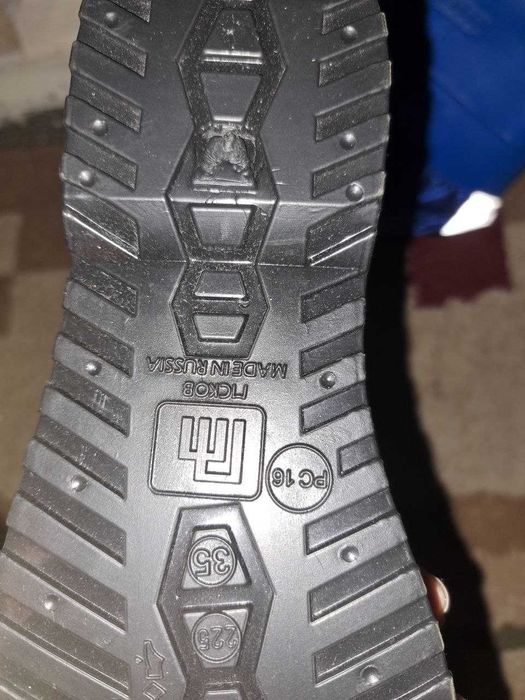 Сапоги резиновые новые размер 35