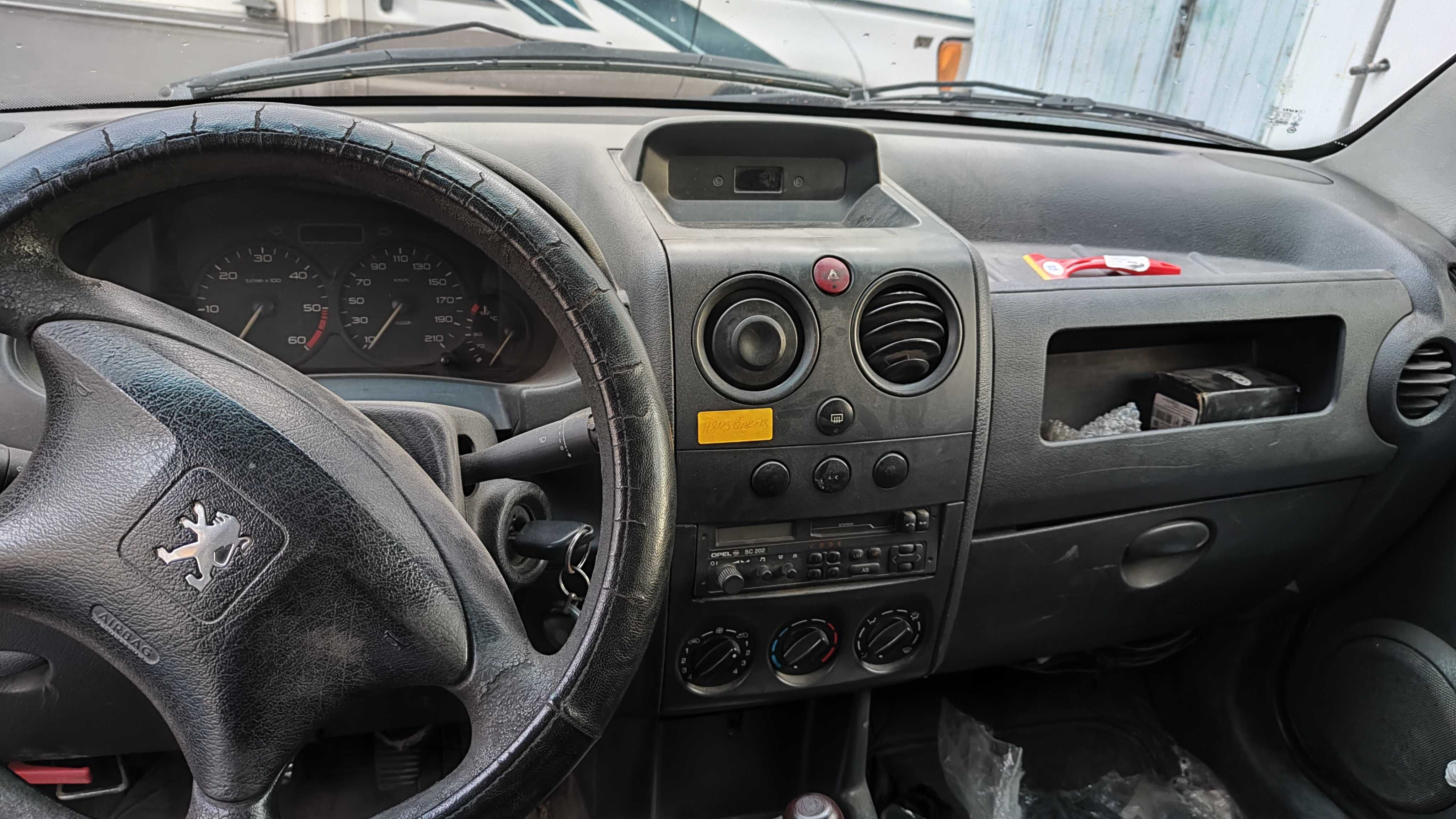 Peugeot Partner 1.9 D / 5-местен