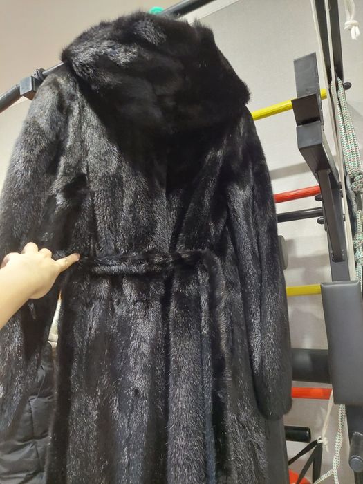 Продам норковую шубу