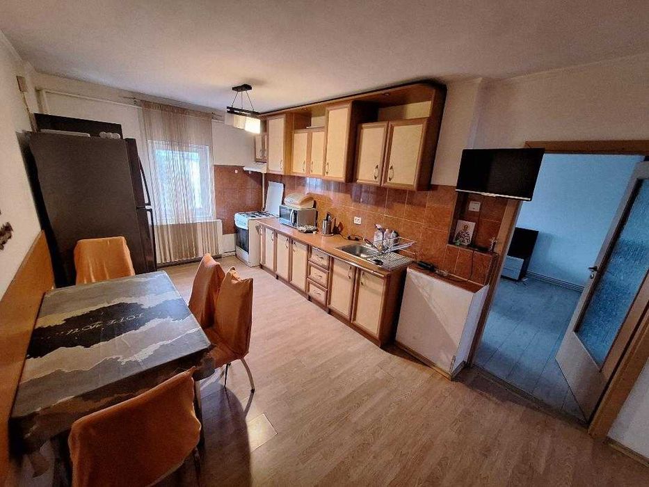 3 camere cu 2 bai,2 balcoane,centrala termica