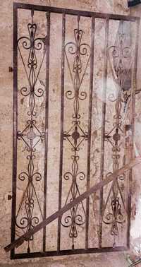 Външна врата 2/1 м. масивен железен профил с орнаменти