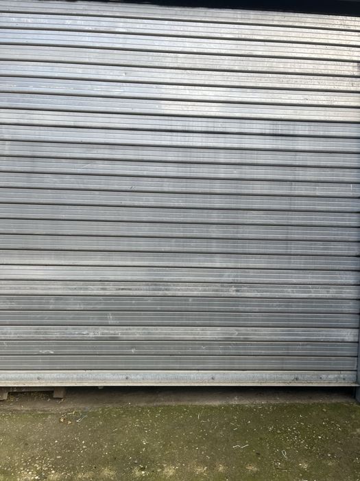 Vand poarta garaj industrială