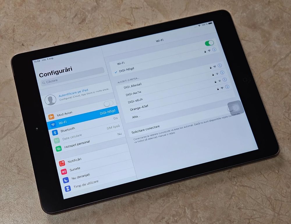iPad Air model cu SIM Cellular + Wifi