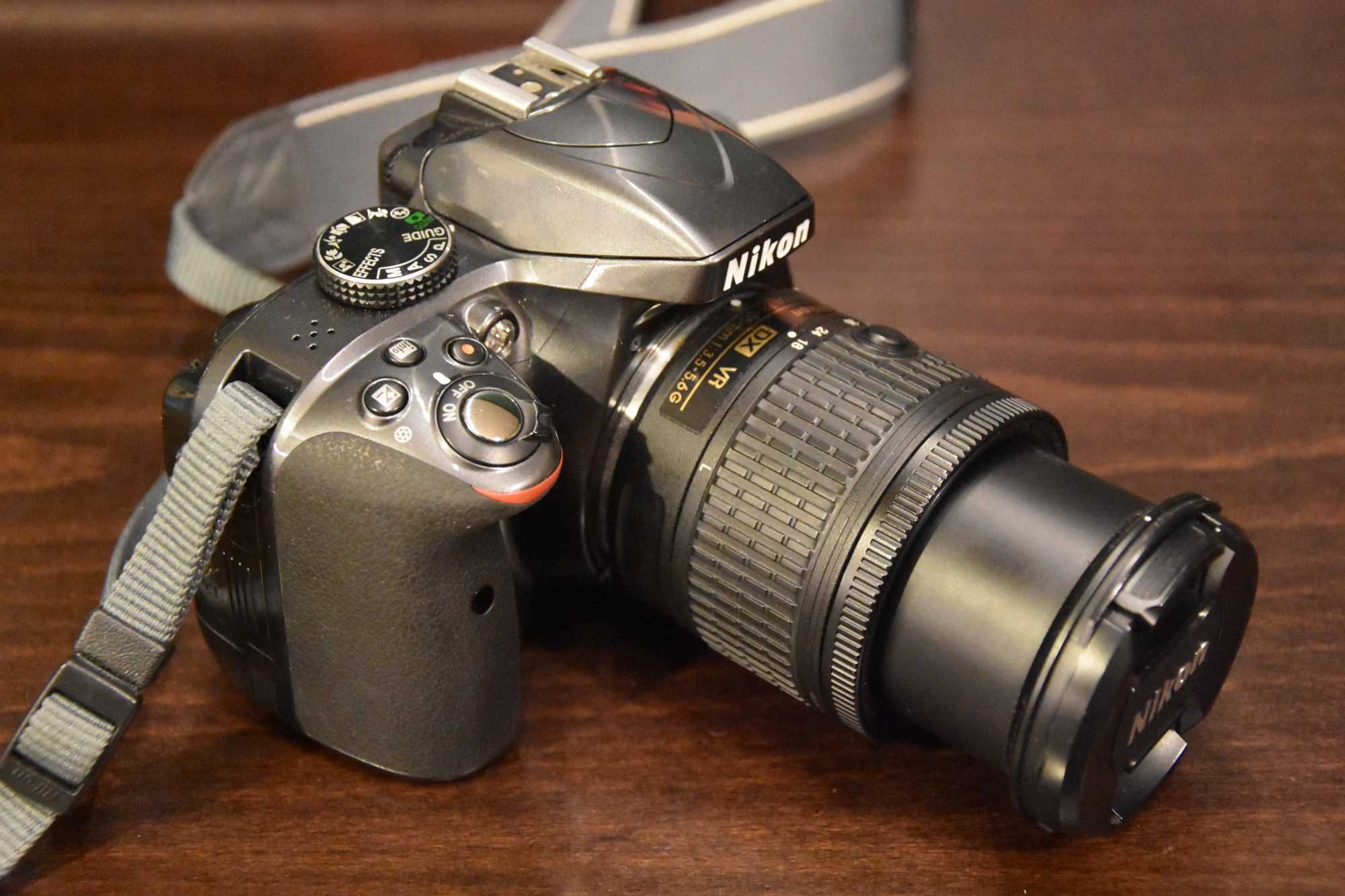 Продавам фотоапарат Nikon D3300 + обектив Nikkor 18-55