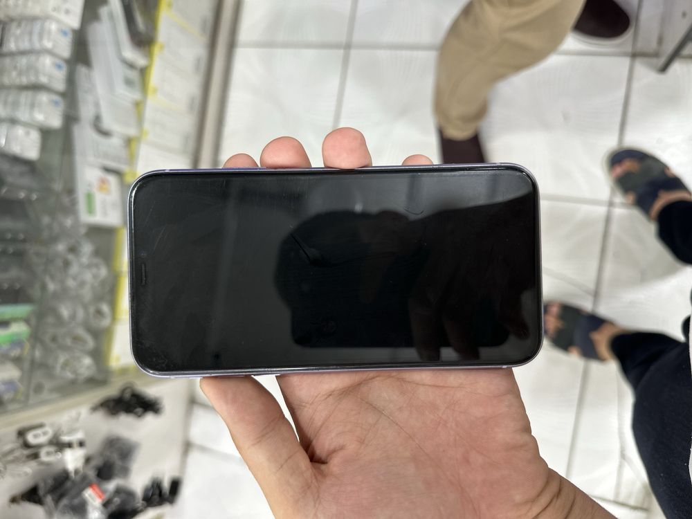 iPhone 11 iPhone 11