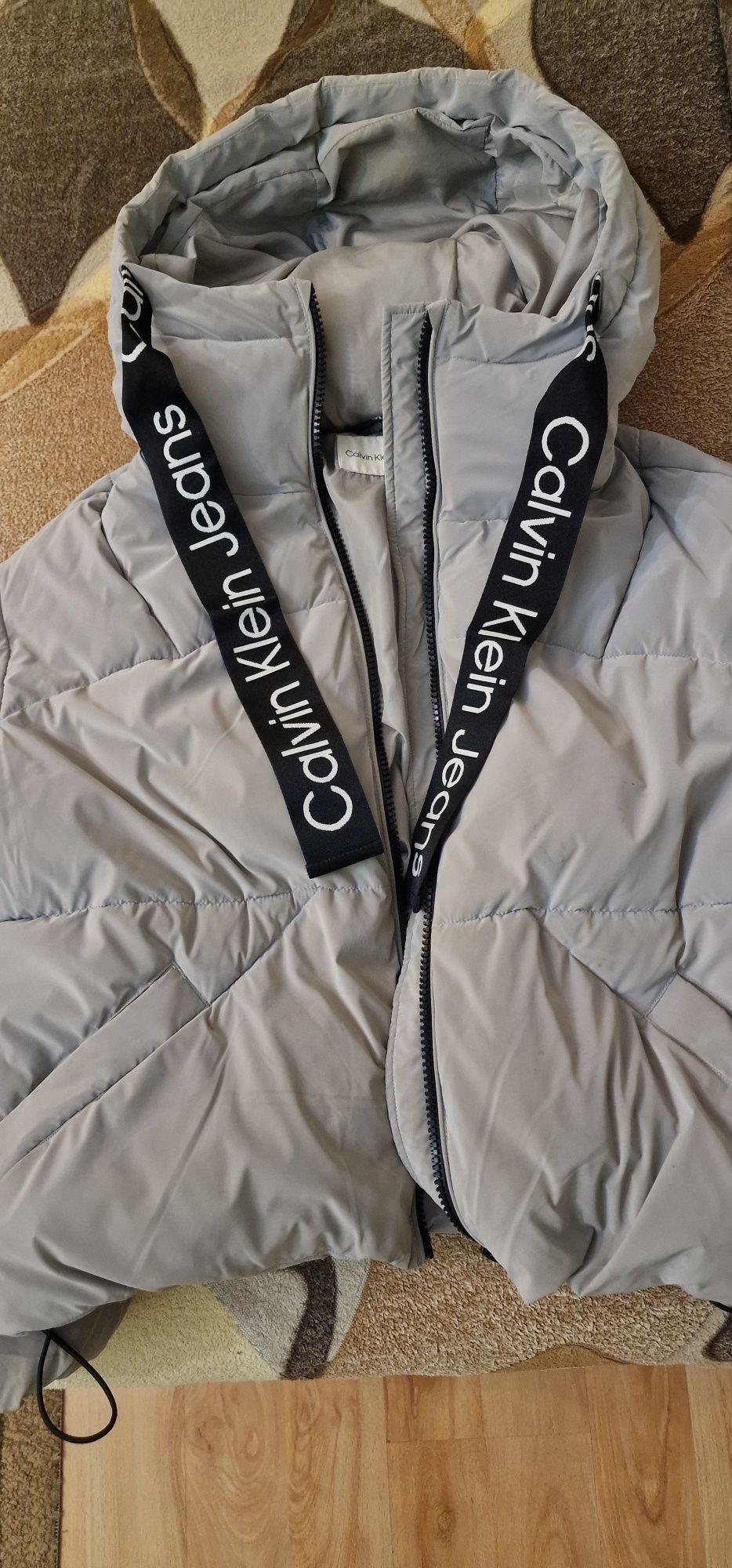 Яке Calvin Klein