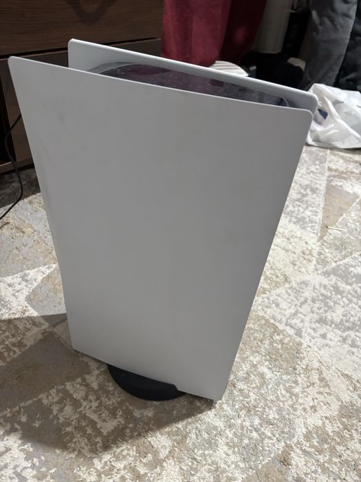 Продам PS 5 в отличном состаяний
