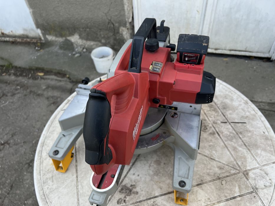 milwaukee m18 Fierăstrău circular glisant 8 ½″ (216 mm)