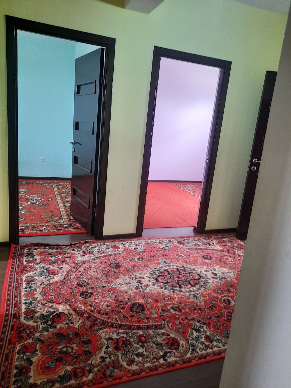 Obodda 1 etaj 3 xonali uy sotiladi xamma sharoiti bor krediti bor