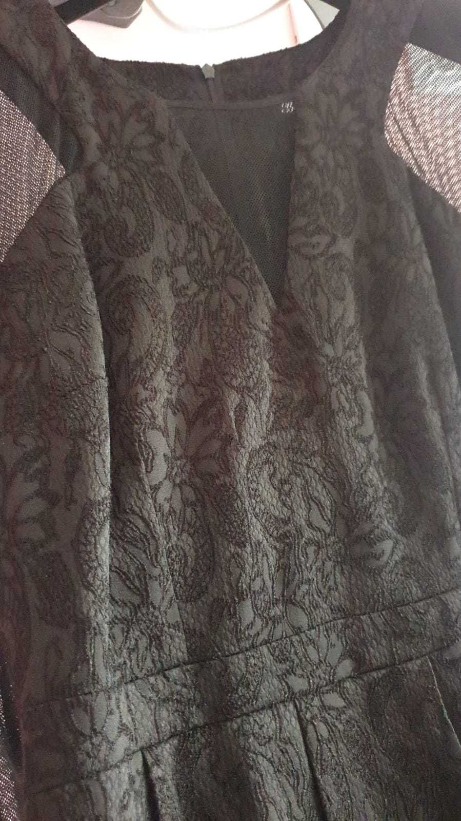 Vand rochii de ocazie