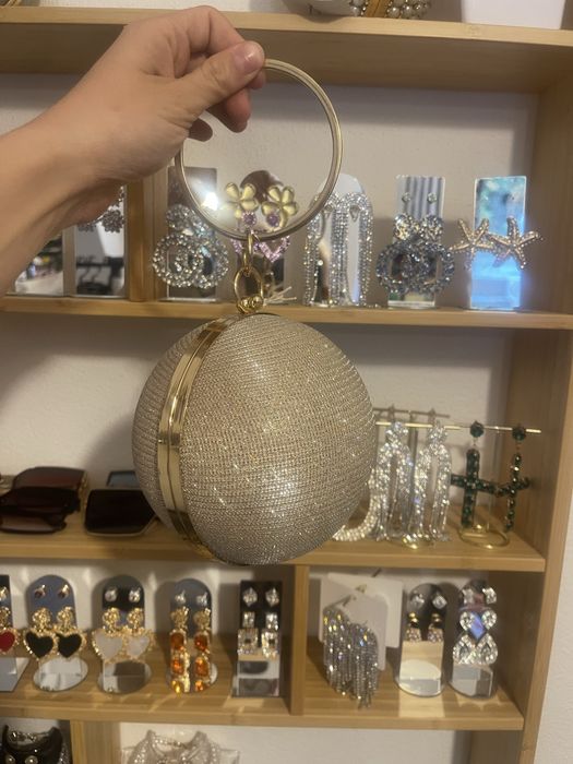 Genți noi de vanzare