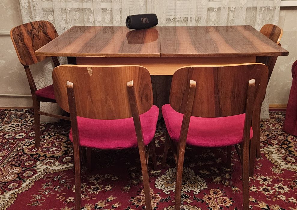 Mobila utilizata pal și lemn masiv