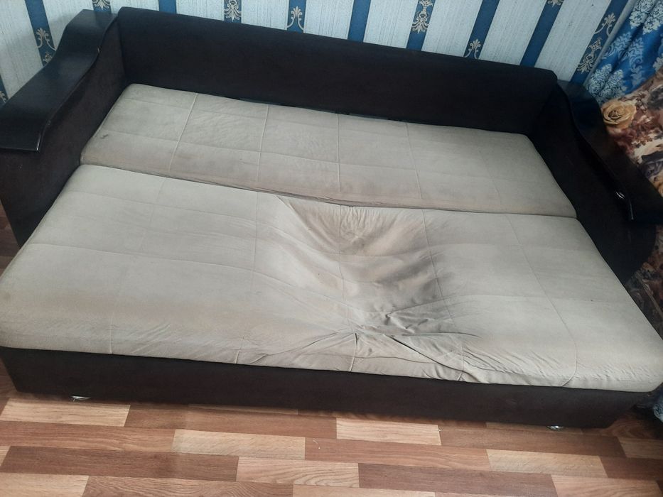 Отдам даром диван