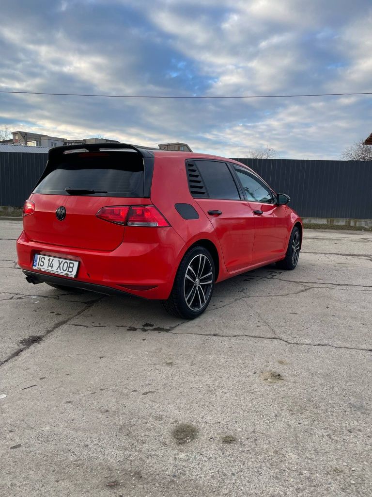 Golf 7 T.S.I mașina în stare buna kilometri reali 100%
