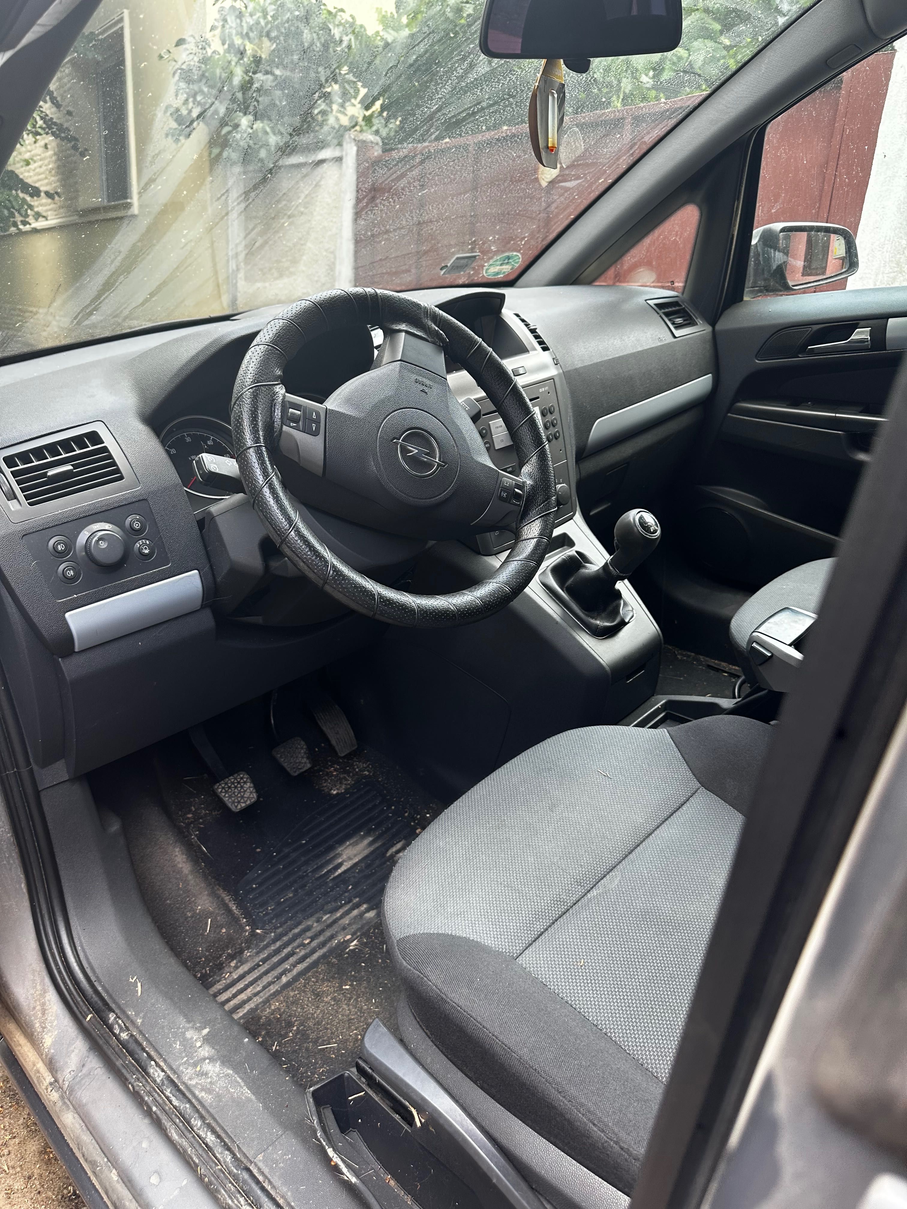Vând Opel Zafira 1.7 cdti 2006