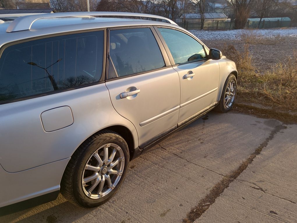 Vând Volvo V50  16  diesel