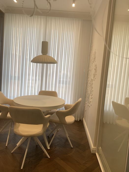 Продам люстру , материал гипс