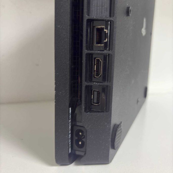 PlayStation 4 (efn) StarAmanet