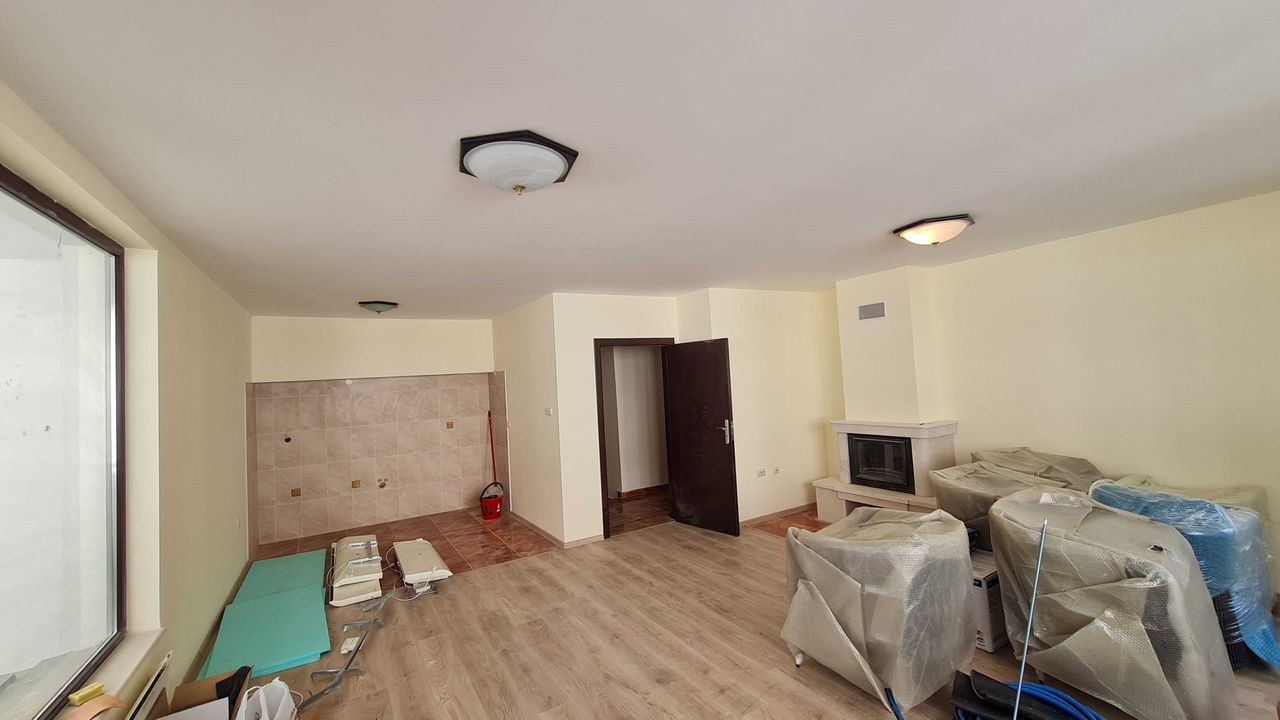 Продава се Тристаен апартамент в к.к. Пампорово - 121 кв.м за 720 €/кв.м - Снимка #1