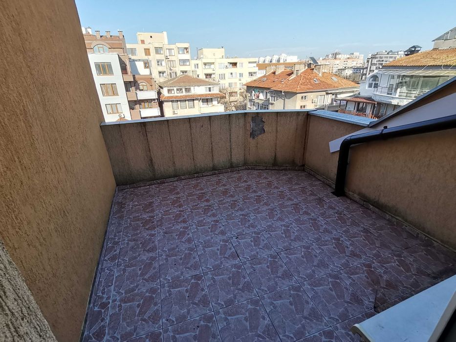 Дава се под наем Тристаен апартамент в Бургас, Възраждане - 75 кв.м за 450 € - Снимка #20