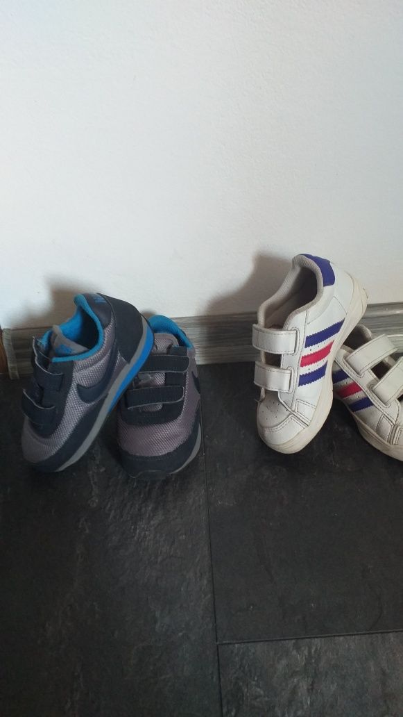 Adidasi nike nr 25 si adidas 23