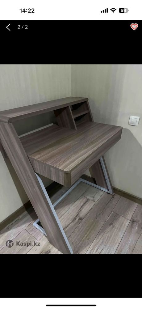 Продаеться писменый стол парта