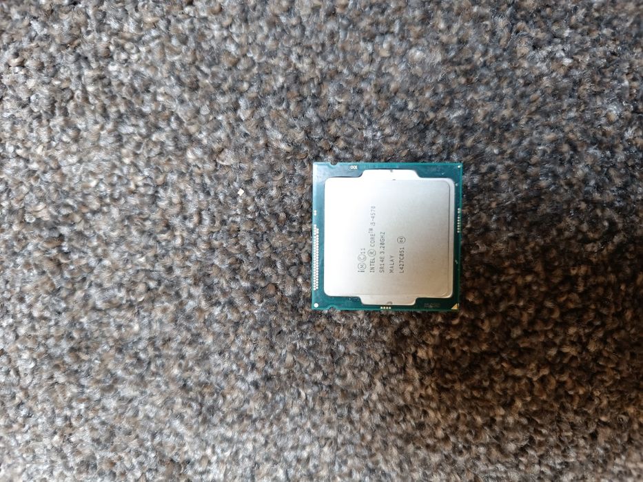 Vând piese Calculator