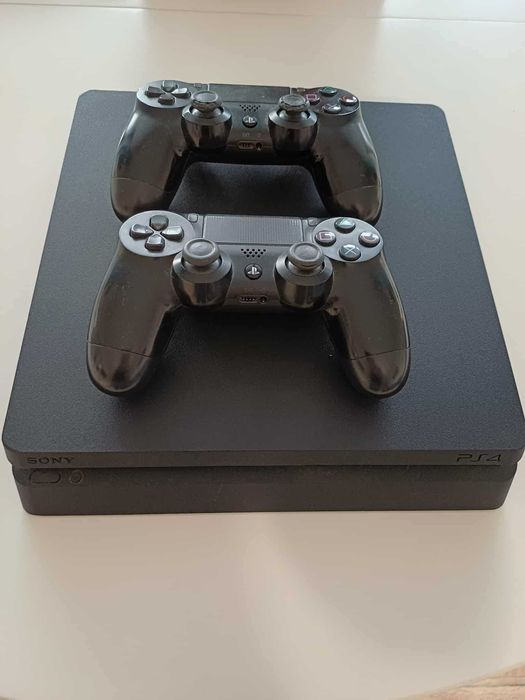 Vand consola Ps4 Slim 1 TB