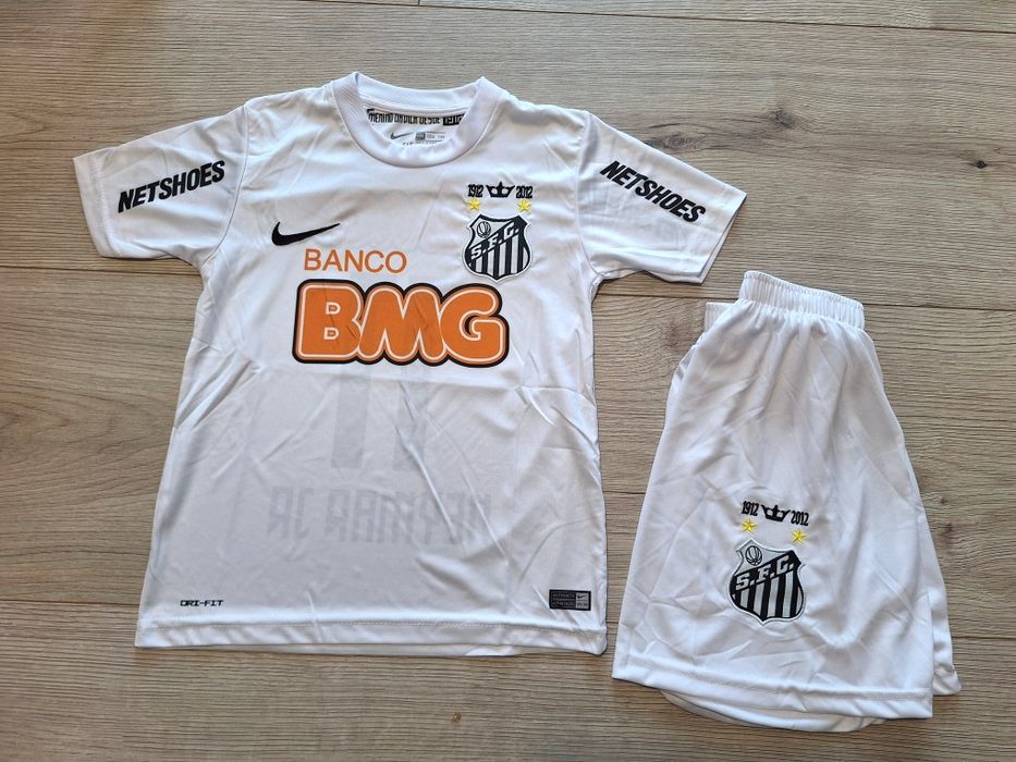 Детски екип на Неймар Сантос ретро модел!!!