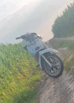 Vând scuter aprilia scarabeo de 100cc