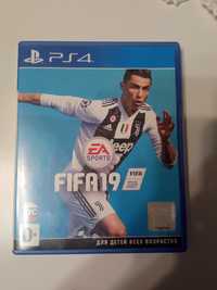 Продам диск FIFA 19 PS 4