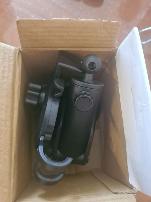 Поставка за телефон за автомобил