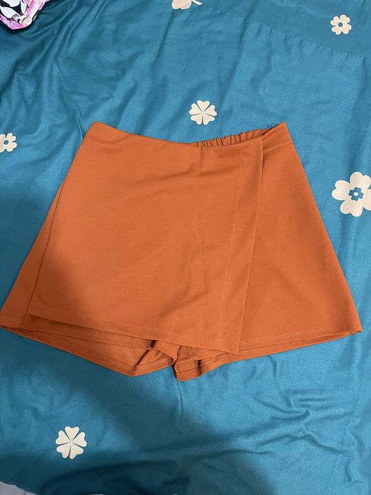 Fustă pantaloni de damă!