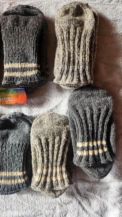 Нови вълнени чорапи ръчно плетени