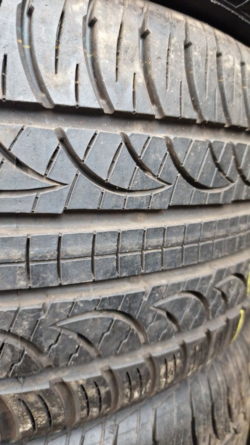 255 40 19 Pirelli noi 4 anvelope vara noi