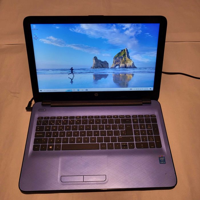 HP 15-Intel i3~5005U-15,6 HD LED-8GB-250GB SSD-Intel HD 5500~4GB