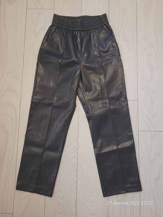 Pantaloni piele noi