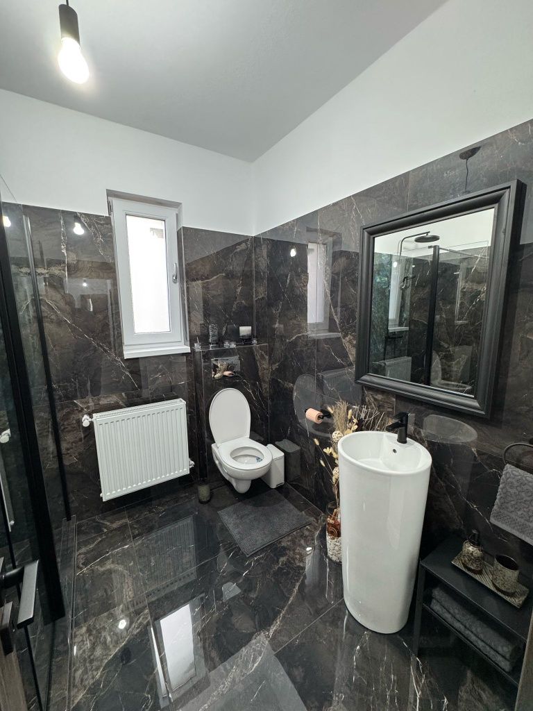 Închiriez,Apartament cu 2 camere