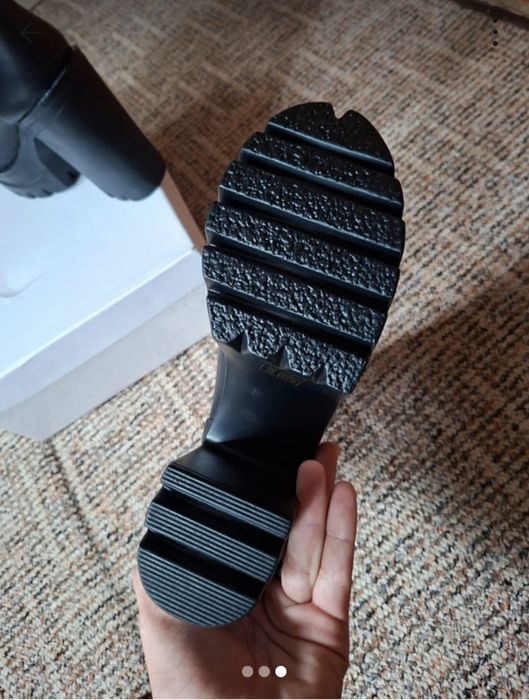 Vând ghete pentru femei !NOI!