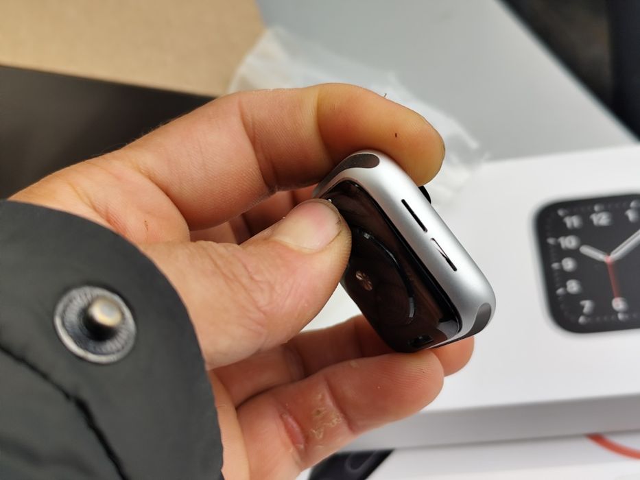 Apple watch SE 1st gen defect