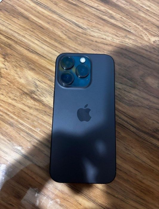 Продам айфон 15 про