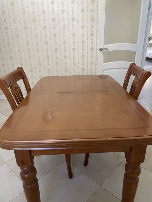 Продам обеденный  стол + 6 стульев