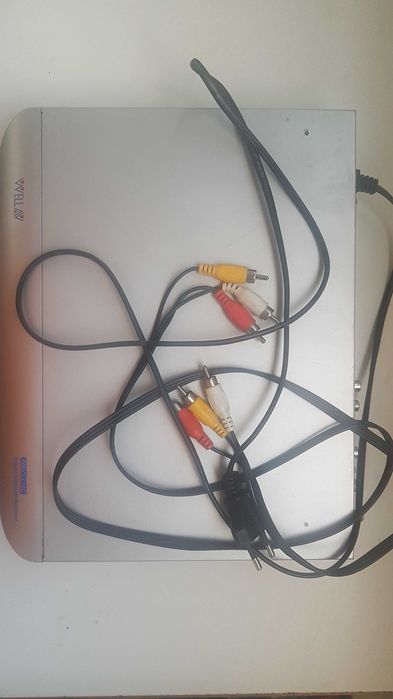 Продавам дигитален телевизионен приемник