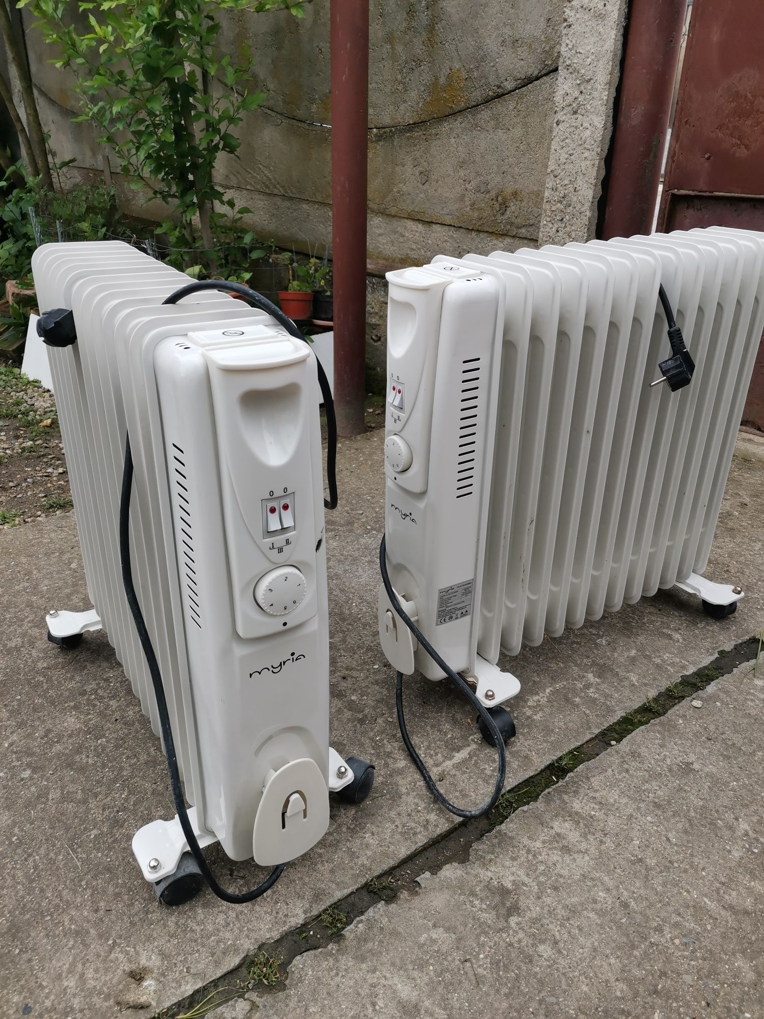 Vând calorifere electrice pe ulei