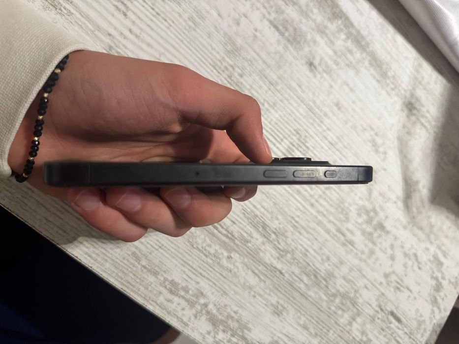 Vând iPhone 15 pro
