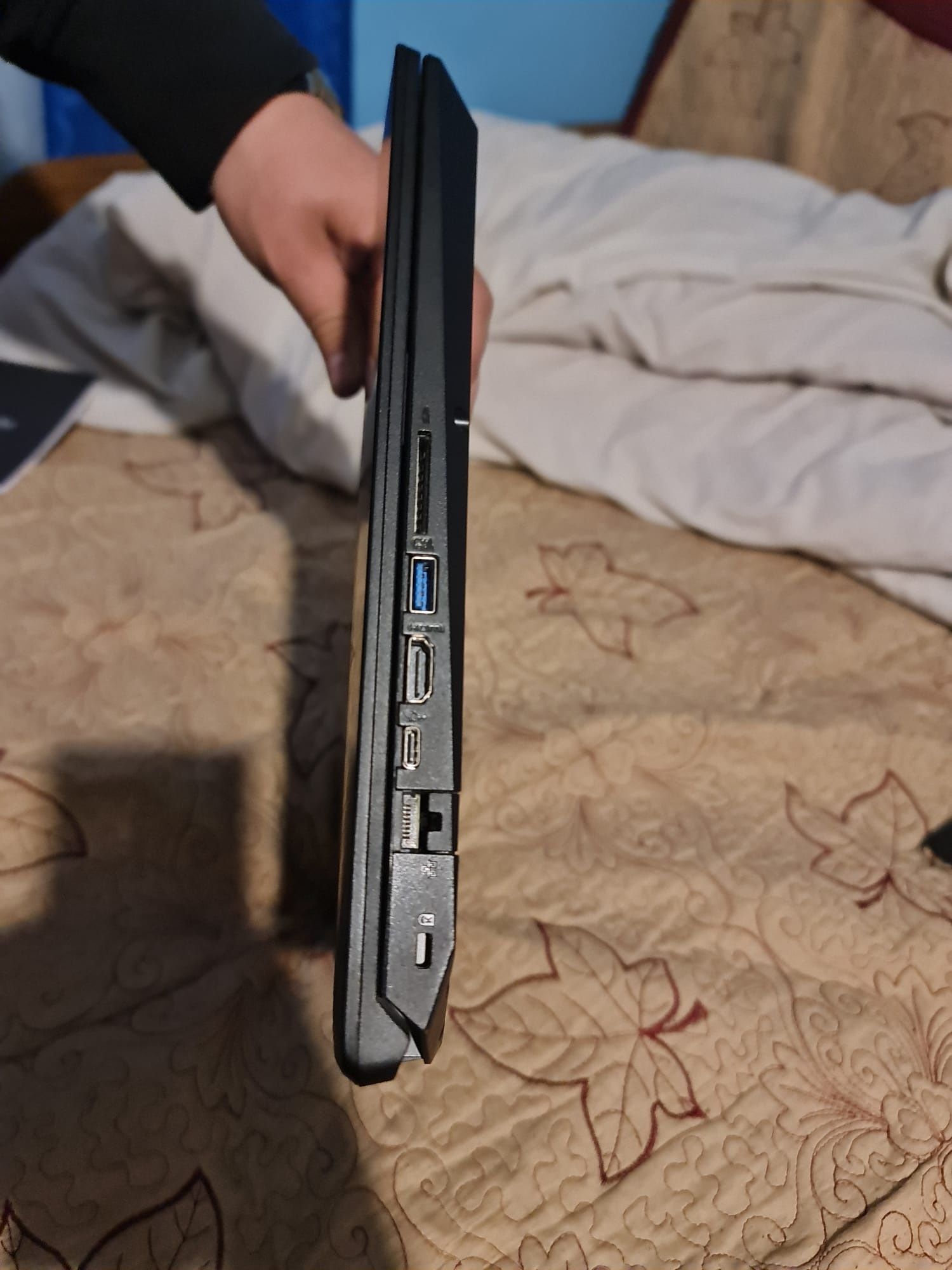 Vând laptop de gaming Acer Nitro 5