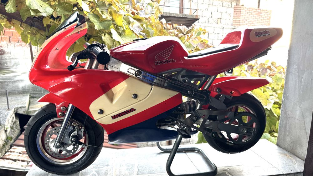 Детско пистово моторче 49сс.