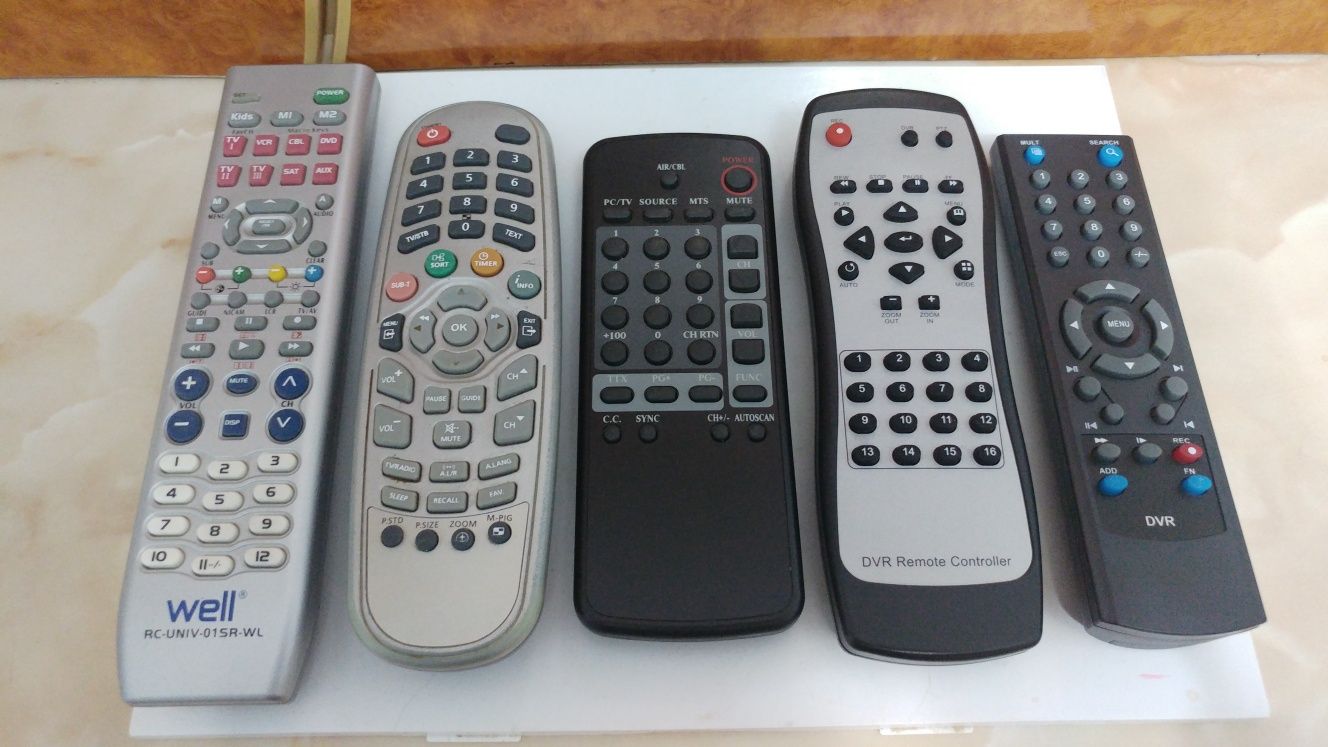 vand telecomenzi tv si dvr