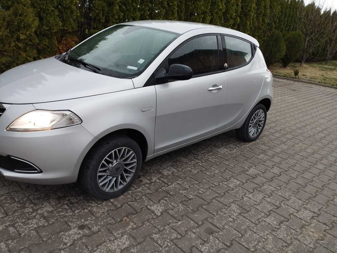 Продава Lancia Ypsilon 0.9 CNG Evro5B